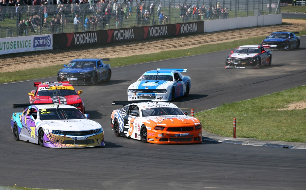 Casper Elgaard får i front og vinder det andet løb i weekenden
(Foto: Motorsporten.dk)